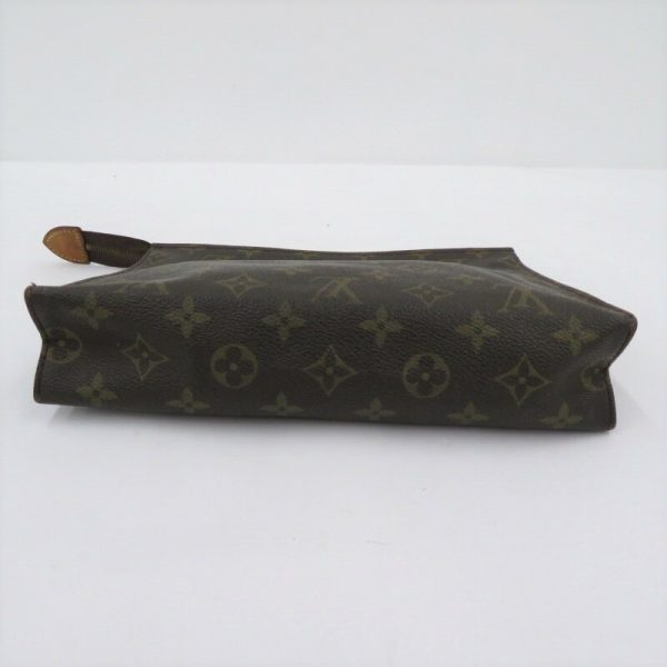 imgrc0092814160 Louis Vuitton Posh Toilette 26 Clutch Bag Monogram Brown