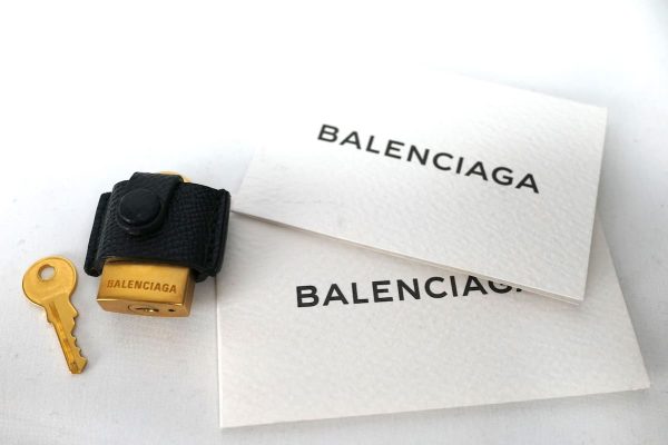 imgrc0093052215 BALENCIAGA Ville top handle bag M handbag black