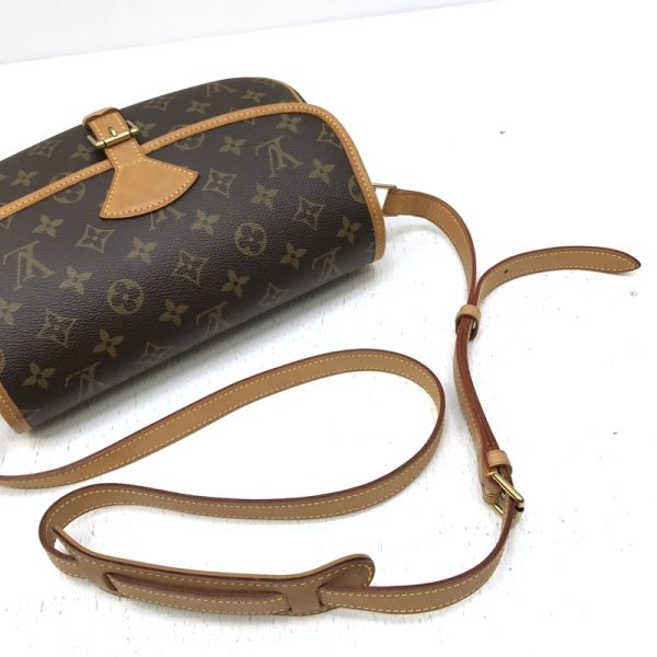 imgrc0094589587 Louis Vuitton Sologne Shoulder Bag Monogram Brown