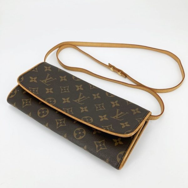 imgrc0094602435 Louis Vuitton Pochette Twin GM Shoulder Bag Monogram Brown