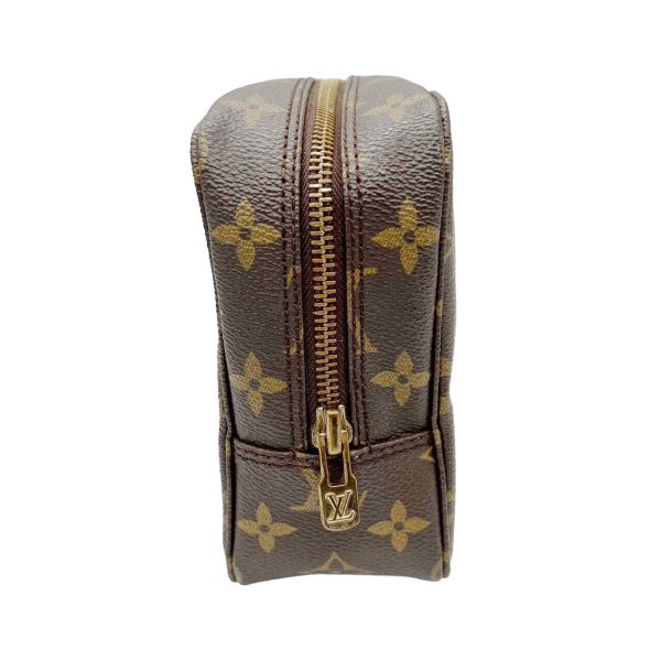 imgrc0095472505 Louis Vuitton True Toilet 23 Pouch Monogram Canvas Brown