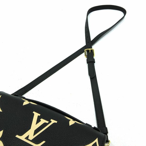 imgrc0095808486 Louis Vuitton Pochette Metis MM Shoulder Bag Empreinte Black