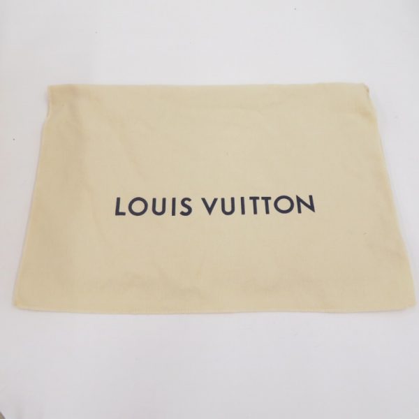 imgrc0096085444 Louis Vuitton lock Me Ever MM Handbag Beige