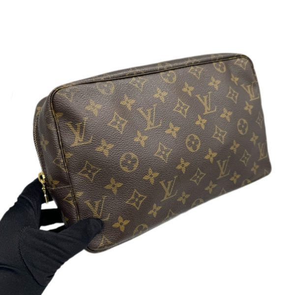 imgrc0096170610 Louis Vuitton Truth Toilet 28 Pouch Monogram Canvas Brown