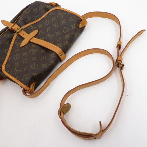 imgrc0096297360 Louis Vuitton Saumur 30 Shoulder Bag Brown