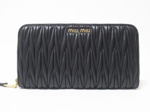 imgrc0097650731 Louis Vuitton Zippy Wallet Long Wallet Amarant Patent