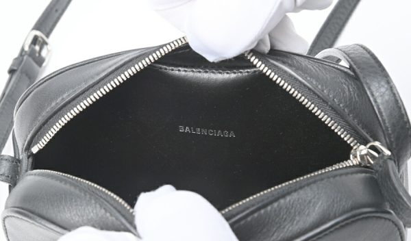 imgrc0102389288 Balenciaga Everyday XS Camera Bag Black