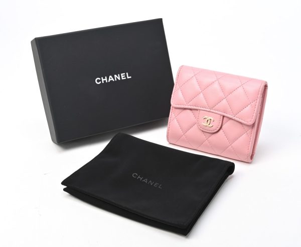 imgrc0102666288 Chanel Matelasse Small Flap Wallet Lambskin