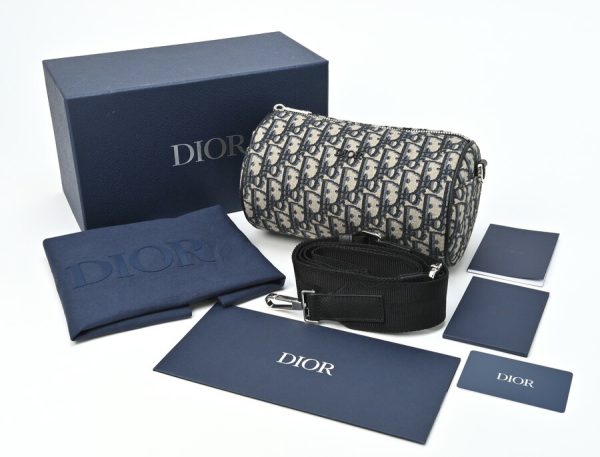 imgrc0103018966 Dior Roller Oblique Jacquard Messenger Bag Black