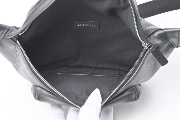 imgrc0103159581 Balenciaga Everyday Belt Bag Body Bag Black