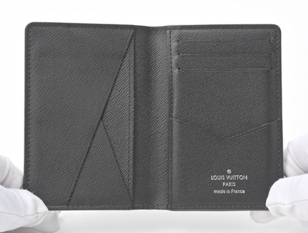 imgrc0103579581 Louis Vuitton Card Case Organizer de Poche Taiga Noir