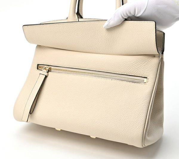 imgrc0103886623 Salvatore Ferragamo Studio Bag Small Kataoshi Ivory