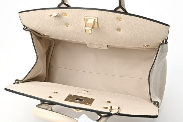 imgrc0103886627 Salvatore Ferragamo Studio Bag Small Kataoshi Ivory