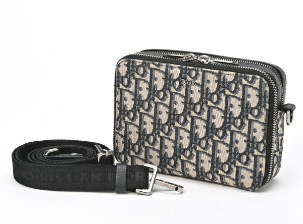 imgrc0104042942 Dior Messenger Pouch Oblique Jacquard Beige Black