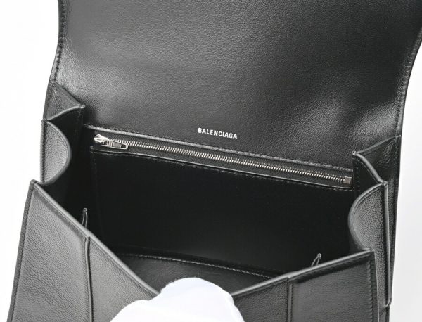 imgrc0104303986 Balenciaga Hourglass Medium Handbag Kataoshi Leather