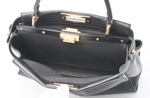 imgrc0104336907 Fendi Peekaboo Regular Calf Black