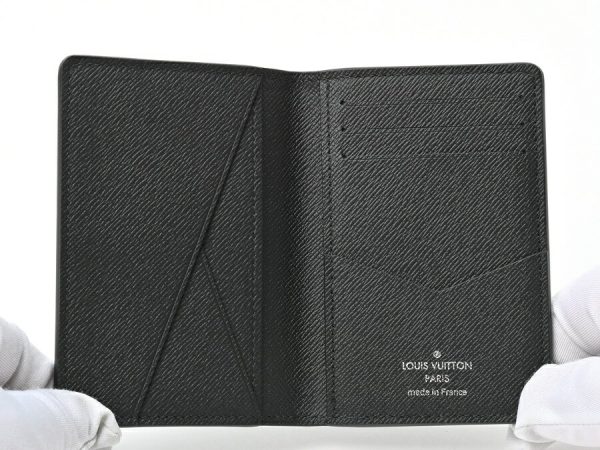 imgrc0104340283 Louis Vuitton Card Case Organizer de Poche Taiga Noir