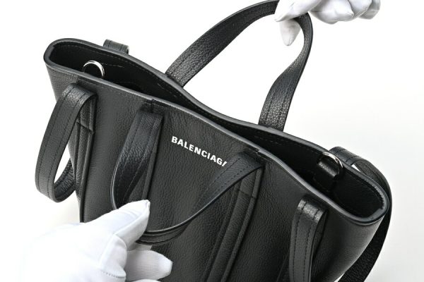 imgrc0104395415 Balenciaga Everyday XS North South Shoulder Tote Bag Black