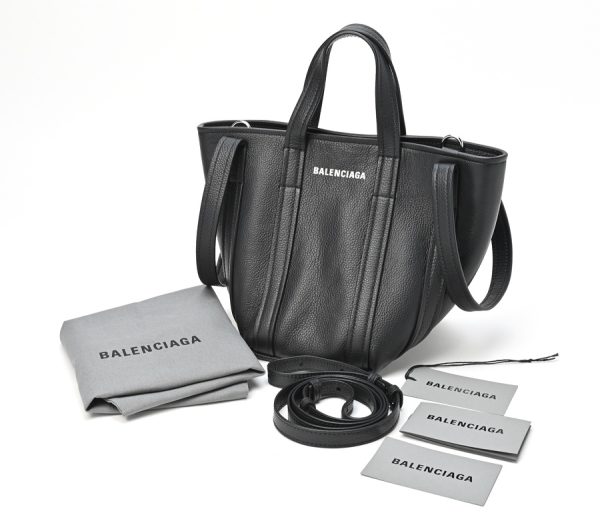 imgrc0104395419 Balenciaga Everyday XS North South Shoulder Tote Bag