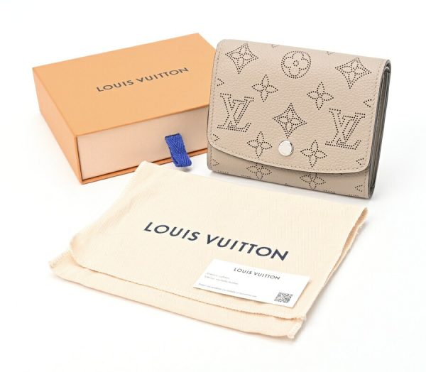 imgrc0104414628 Louis Vuitton Iris Wallet Mahina Greige