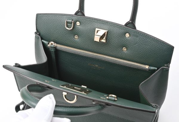 imgrc0104507097 Salvatore Ferragamo Studio Bag Small Green