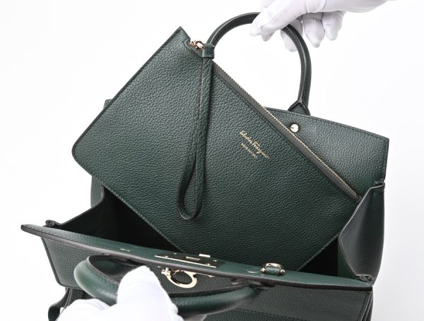 imgrc0104507098 Salvatore Ferragamo Studio Bag Small Green