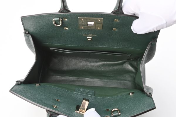 imgrc0104507099 Salvatore Ferragamo Studio Bag Small Green