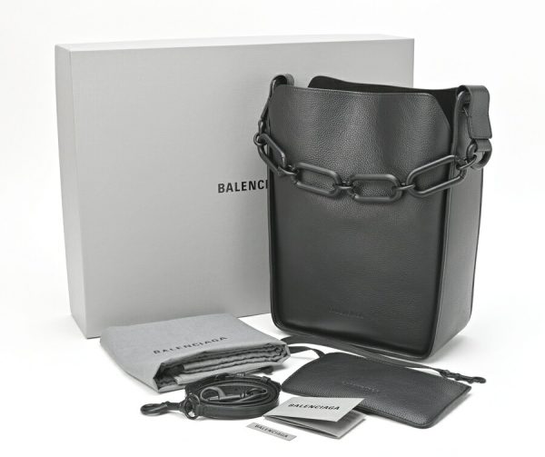 imgrc0104526297 Balenciaga Tool 20 Chain Link Shoulder Bag Black