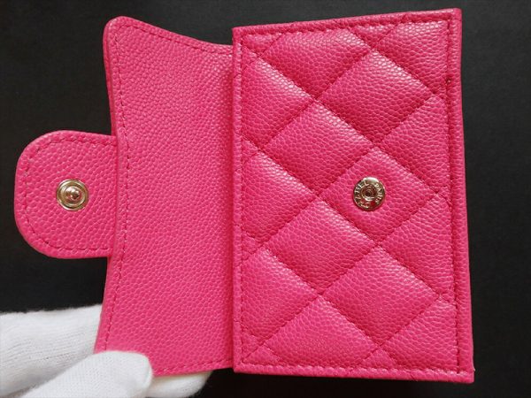 imgrc0105652690 CHANEL Caviar Pink Matelasse Mini Coin Mini Wallet Black