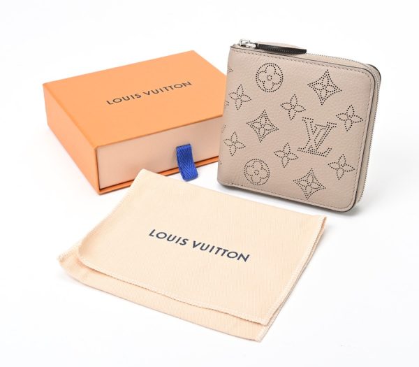 imgrc0106048603 Louis Vuitton Zippy Wallet Mahina Greige