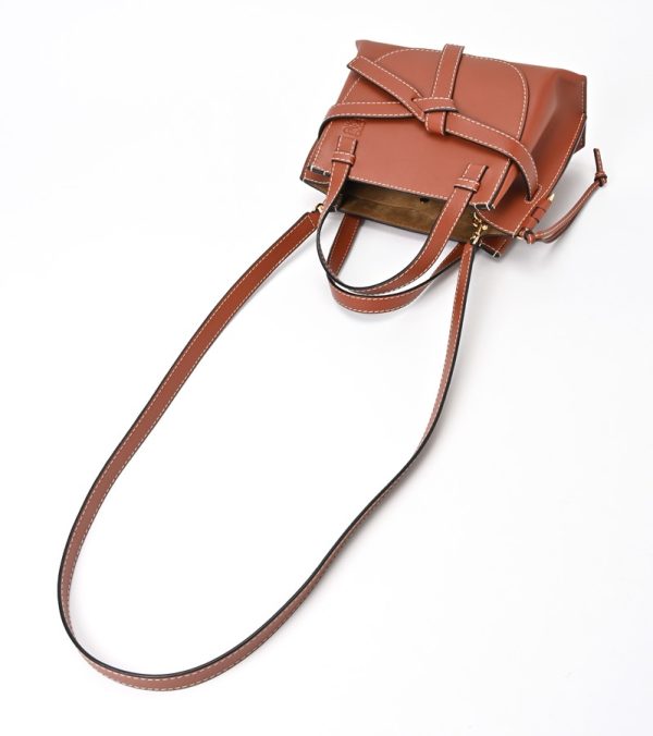 imgrc0106271387 Loewe Gate Top Handle Mini Smooth Brown