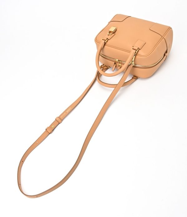 imgrc0106604888 Loewe Amazona 19 Square Bag Warm Desert Camel