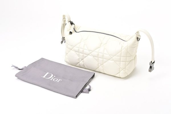 imgrc0106651530 Dior Nomad Pouch Medium Handbag Cannage White