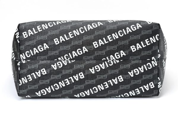 imgrc0106982701 Balenciaga Tote Bag Signature Large Black