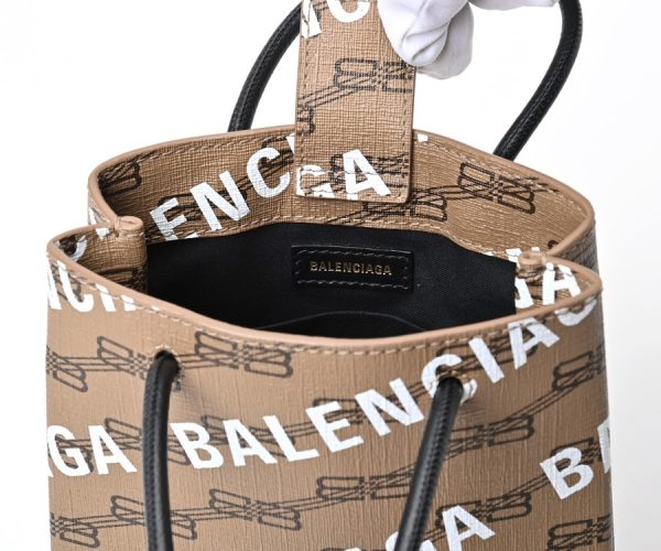 imgrc0107073857 Balenciaga Large Shopping Bag All Over Beige