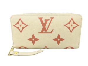 kjm0502 1 Louis Vuitton On My Side 2Way Bag