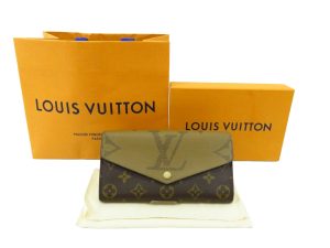 kjm0514 1 Louis Vuitton Summit Drive Handbag Vernis Amaranto Wine Red