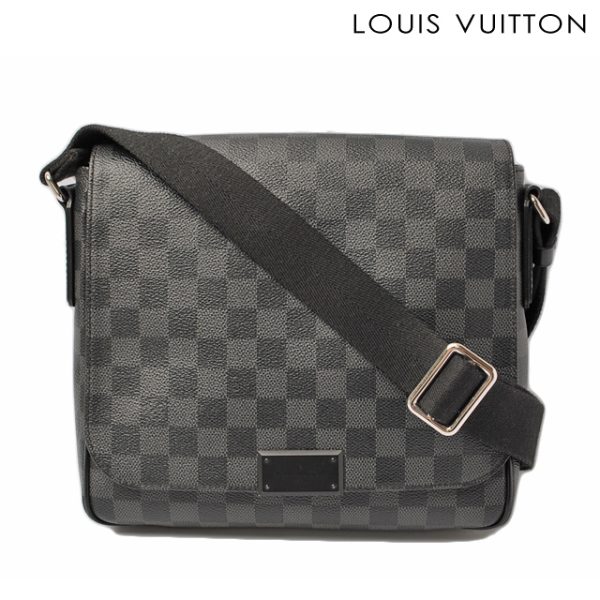 l 0137 15 1 Louis Vuitton District PM Shoulder Bag Damier Graphite