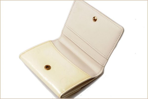 l 16 0037 4 Louis Vuitton Ludlow Vernis Coin Case White