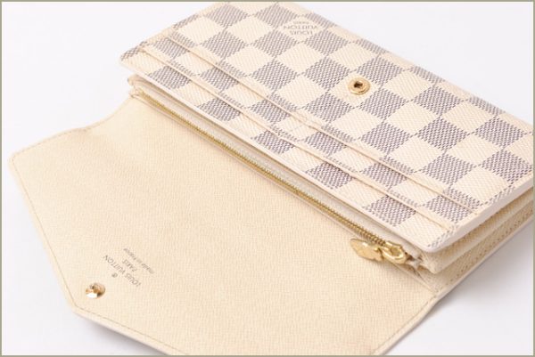 l 16 0101 4 Louis Vuitton Portefeuille Sara Wallet Damier Azur White