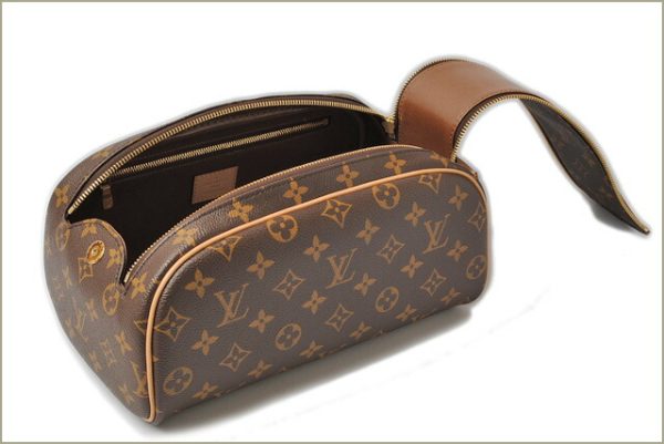 l 16 0174 4 Louis Vuitton True Toilet Pouch Monogram Brown