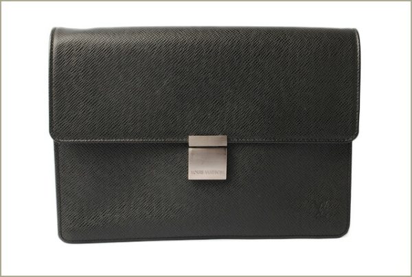 l 17 0134 3 Louis Vuitton Selenga Taiga Clutch Bag Black