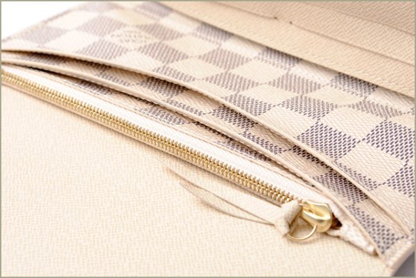 l 17 0144 4 Louis Vuitton Portefeuille Josephine Damier Azur Wallet White