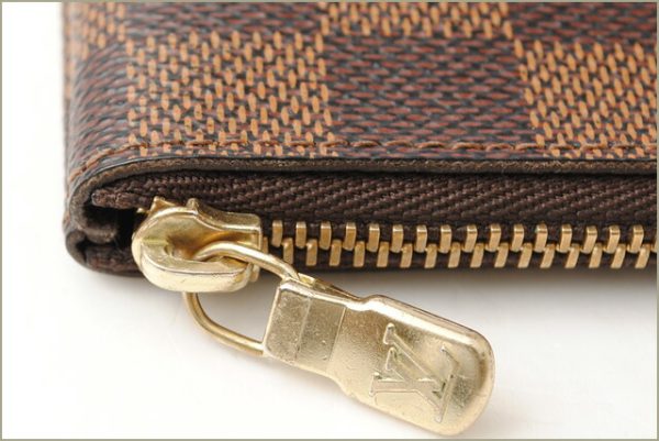 l 18 0029 4 Louis Vuitton Pochette Clé Damier Coin Case Brown