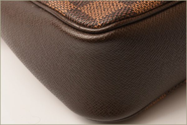 l 18 0083 6 Louis Vuitton Truth Makeup Pouch Damier Brown