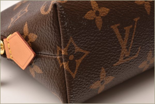 l 18 0087 4 Louis Vuitton Monogram Pouch