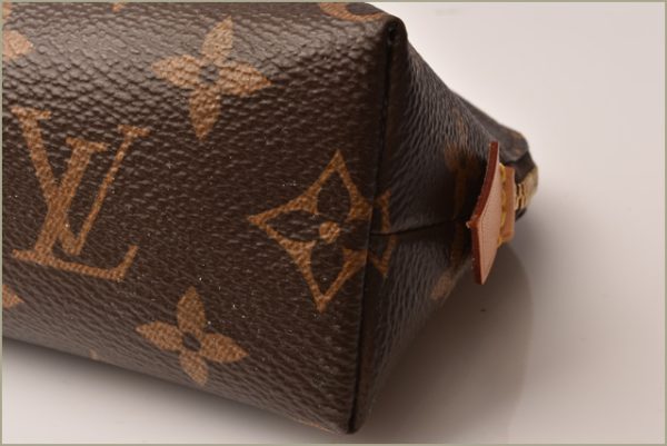 l 18 0087 5 Louis Vuitton Monogram Pouch