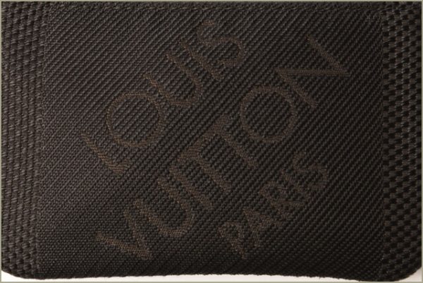 l 18 0094 5 Louis Vuitton Pochette Chain Damier Jean Black