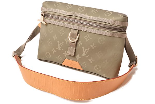 l 19 0010 2 Louis Vuitton Messenger PM Shoulder Bag Monogram Titanium Bag