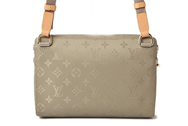 l 19 0010 6 Louis Vuitton Titanium Messenger PM Bag Monogram Black